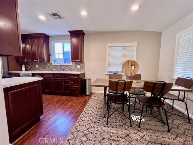 Detail Gallery Image 17 of 30 For 6944 Aura Ave, Reseda,  CA 91335 - 3 Beds | 2 Baths