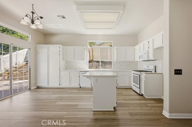 Detail Gallery Image 9 of 42 For 33460 Brushy Hollow, Yucaipa,  CA 92399 - 4 Beds | 2 Baths