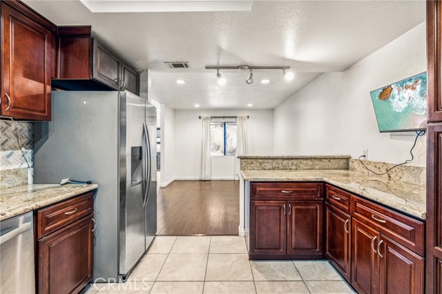 876 SAN PABLO Way, Duarte CA: https://media.crmls.org/medias/e27b49b2-085b-423a-bbc5-34803644ed89.jpg