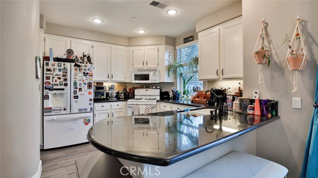 Detail Gallery Image 13 of 62 For 200 Aurora Ave, San Marcos,  CA 92078 - 2 Beds | 2/1 Baths
