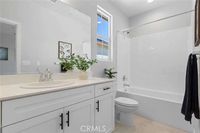 5804 Levanto Street, Bakersfield CA: https://media.crmls.org/medias/e27c3438-621f-48ba-ba03-1f4865d7225d.jpg