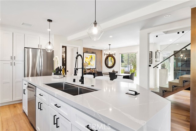 Detail Gallery Image 26 of 69 For 23202 Aetna St, Woodland Hills,  CA 91367 - 5 Beds | 4 Baths