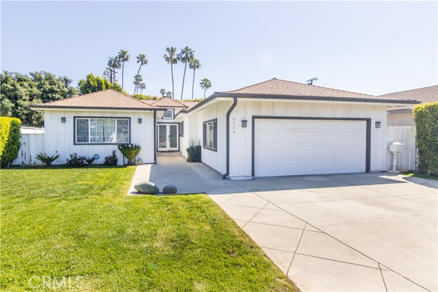Detail Gallery Image 1 of 23 For 6624 Mammoth Ave, Van Nuys,  CA 91405 - 4 Beds | 3 Baths
