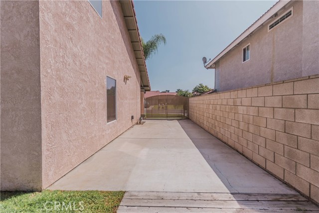 9075 Mandarin Ln, Riverside, CA 92508