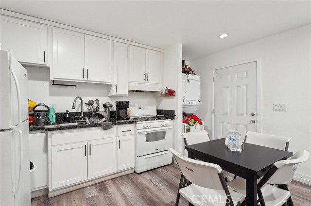 Detail Gallery Image 12 of 36 For 3322 W 66th St, Los Angeles,  CA 90043 - – Beds | – Baths