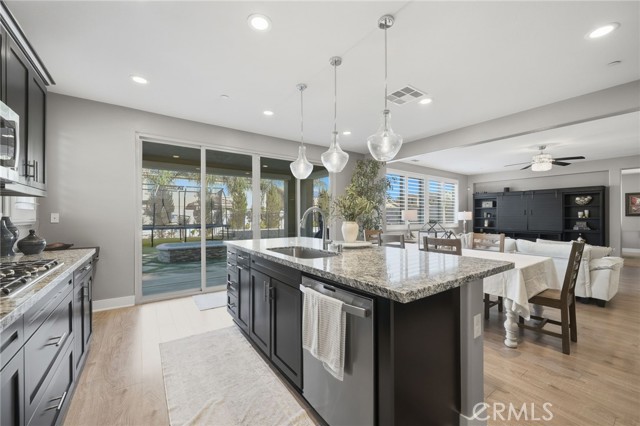 Detail Gallery Image 22 of 68 For 36745 Braken Way, Lake Elsinore,  CA 92532 - 5 Beds | 3 Baths