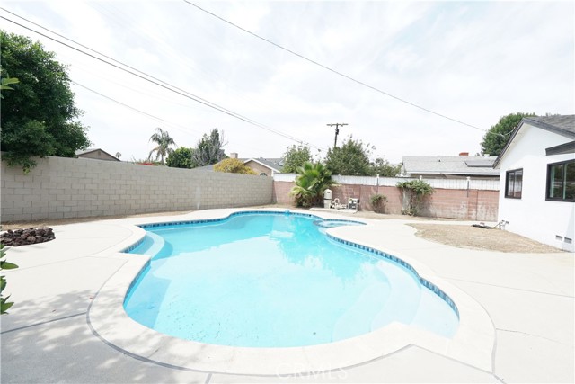10345 Blucher Avenue, Granada Hills CA: https://media.crmls.org/medias/e28017a3-21df-47bf-800f-0775dd0fb063.jpg