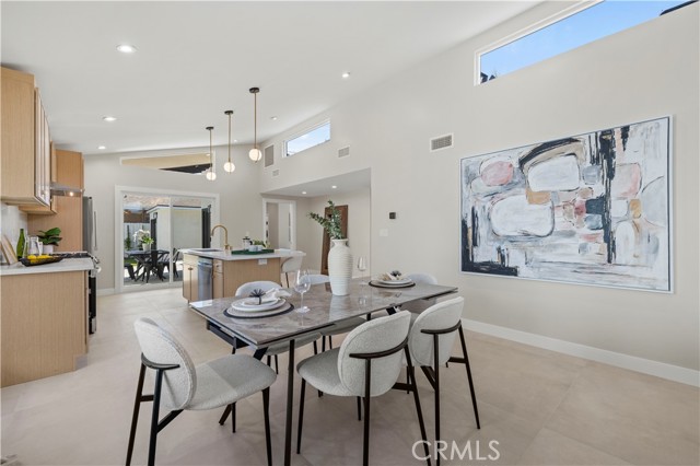 Detail Gallery Image 6 of 36 For 3923 Edenhurst Ave, Los Angeles,  CA 90039 - 4 Beds | 3 Baths