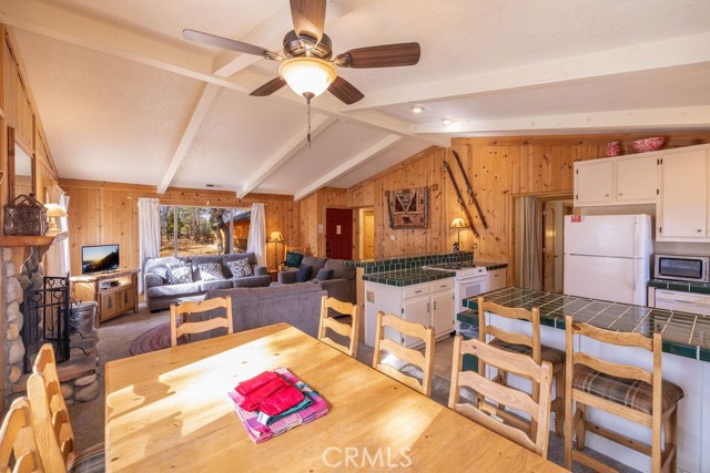 Detail Gallery Image 7 of 34 For 1750 Angels Camp Rd, Big Bear City,  CA 92314 - 3 Beds | 2 Baths