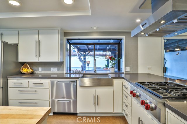315 Teasdale Drive, Claremont CA: https://media.crmls.org/medias/e282a818-1c53-4114-bd7c-6b2ea5a2d070.jpg