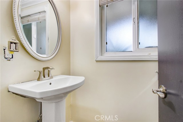 467 W Casad Street, Covina CA: https://media.crmls.org/medias/e283836b-205d-4e2d-8a34-77851a0036bf.jpg