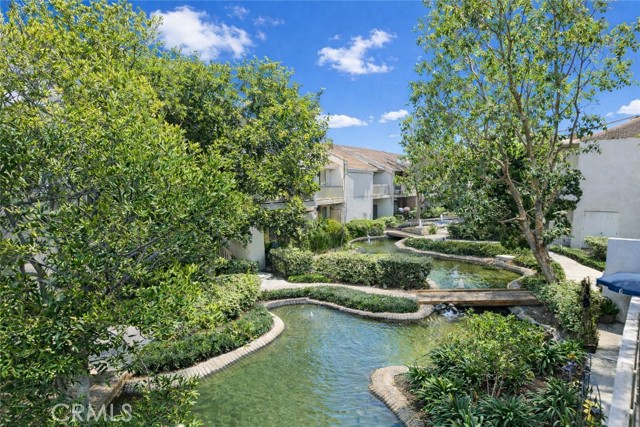 Image 19 of 39 For 10520 Lakeside  L