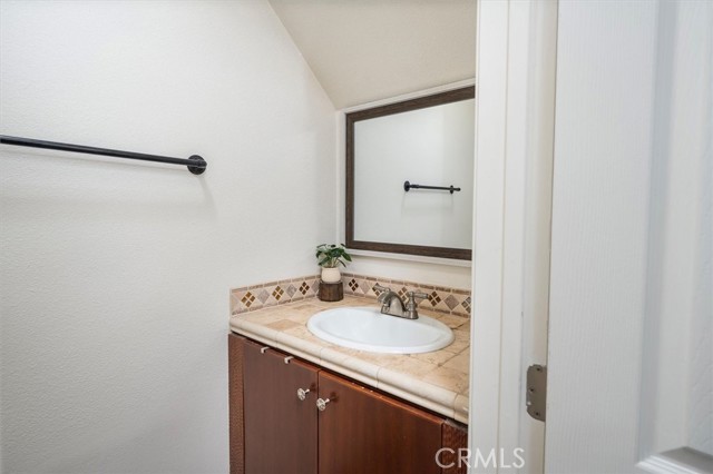 Detail Gallery Image 18 of 28 For 27072 Hidaway Ave #3,  Canyon Country,  CA 91351 - 2 Beds | 1/1 Baths