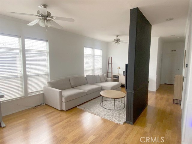 21752 Pacific coast hwy., Huntington Beach CA: https://media.crmls.org/medias/e2842a98-f3b4-46e2-aa40-0fb7147b6b23.jpg