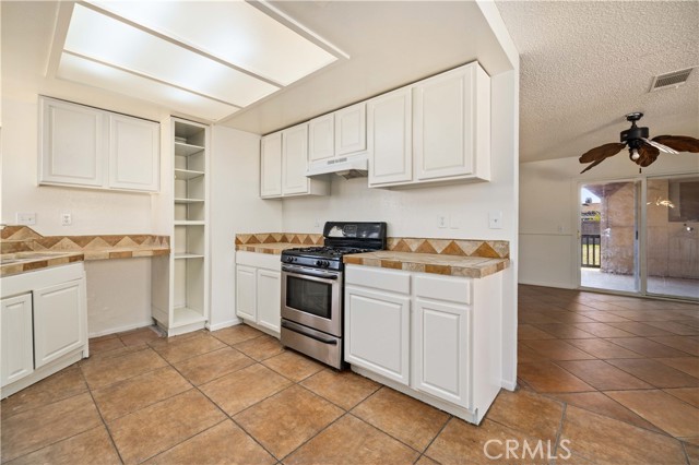 Detail Gallery Image 10 of 24 For 37213 Sabal Ave, Palmdale,  CA 93552 - 4 Beds | 2 Baths