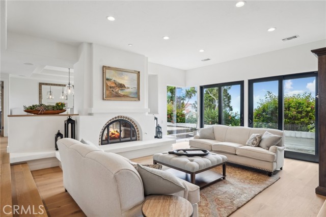 2718 Via Victoria, Palos Verdes Estates CA: https://media.crmls.org/medias/e284854e-893f-4fb6-aa5b-77b0fd3eb8d4.jpg