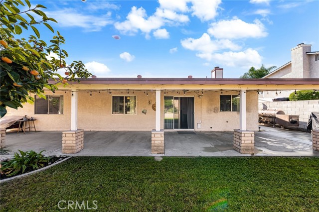 15454 Raymond, Fontana CA: https://media.crmls.org/medias/e2849ffe-60b7-4b36-981a-be6ec4675bae.jpg