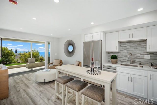 32091 Virginia Way, Laguna Beach CA: https://media.crmls.org/medias/e2853e09-77c5-4e91-9228-b2bd96e75f0d.jpg