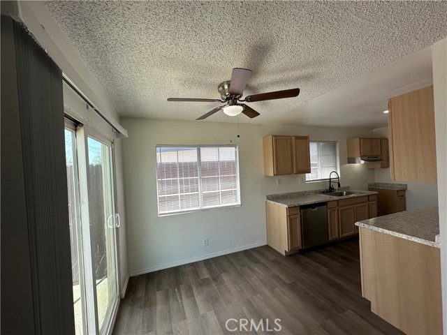 38726 E 31st E Street, Palmdale CA: https://media.crmls.org/medias/e28574c3-ba1d-4da8-a9f2-de68df61aad9.jpg