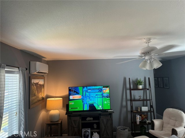 375 State 20 E Highway, Upper Lake CA: https://media.crmls.org/medias/e285dddf-c84b-415f-a538-48238cd0a04b.jpg
