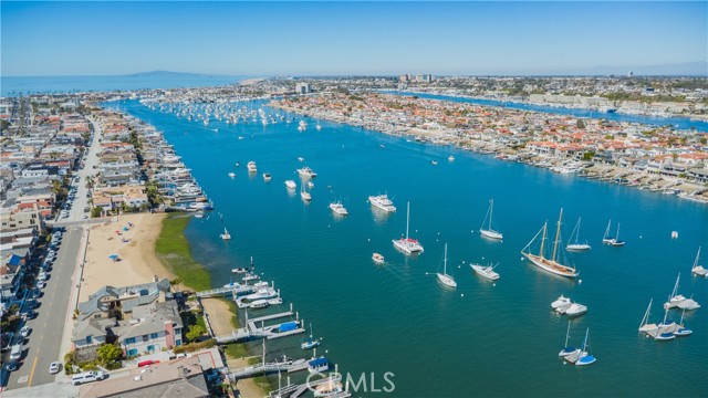 Detail Gallery Image 41 of 53 For 920 W Balboa, Newport Beach,  CA 92661 - 4 Beds | 4 Baths