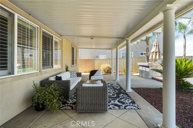 21 Via Del Renal Court, Lake Elsinore CA: https://media.crmls.org/medias/e2869a83-631b-492d-80af-52e752eb1aa7.jpg