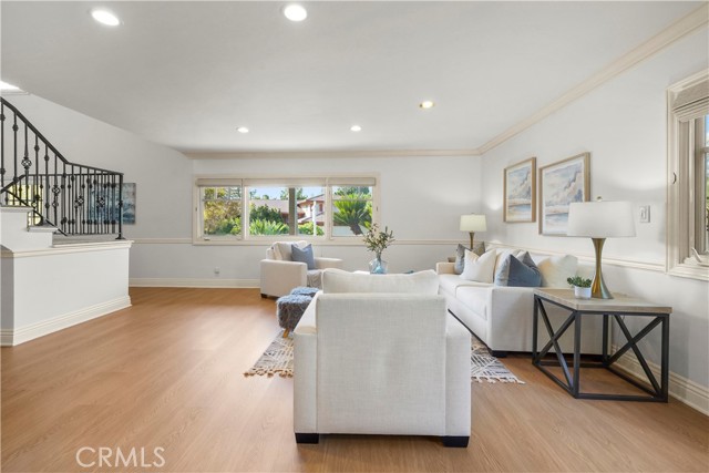 22550 Flamingo Street, Woodland Hills CA: https://media.crmls.org/medias/e2870800-bb84-4af0-96b5-97f977a19636.jpg