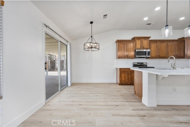 Detail Gallery Image 16 of 56 For 10302 Willow Bend Ct, Bakersfield,  CA 93312 - 4 Beds | 2 Baths