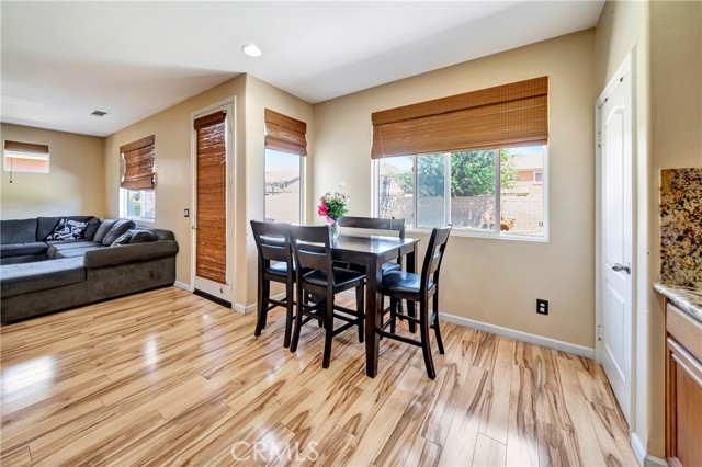 Detail Gallery Image 23 of 56 For 1791 Hideaway Pl, Palmdale,  CA 93551 - 3 Beds | 3 Baths
