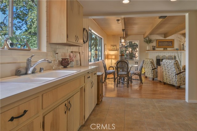 Detail Gallery Image 21 of 39 For 316 Annandale Dr, Lake Arrowhead,  CA 92352 - 4 Beds | 2 Baths