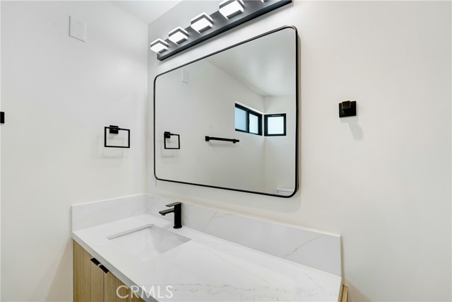 4036 Rosemont Avenue, Montrose CA: https://media.crmls.org/medias/e28881d2-2fab-4dc4-93d0-fe62c0519ffb.jpg