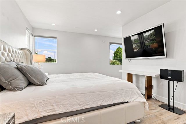 6926 Chimineas Avenue photo 26