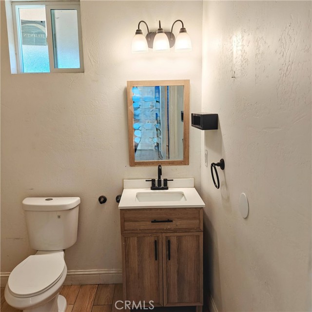 Detail Gallery Image 10 of 18 For 2425 S 10th St, Fresno,  CA 93725 - 2 Beds | 2 Baths