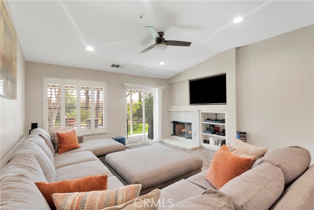 Detail Gallery Image 17 of 43 For 6055 Medinah St, Fontana,  CA 92336 - 3 Beds | 2 Baths