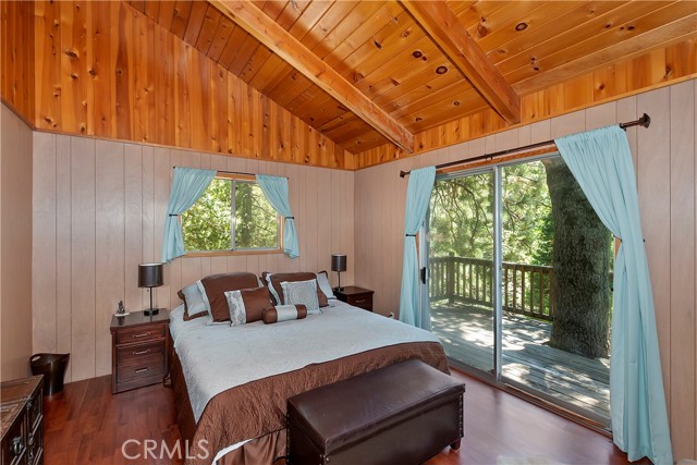 812 Arosa Drive, Crestline CA: https://media.crmls.org/medias/e2895729-bae6-4599-a65d-44b3e650865f.jpg