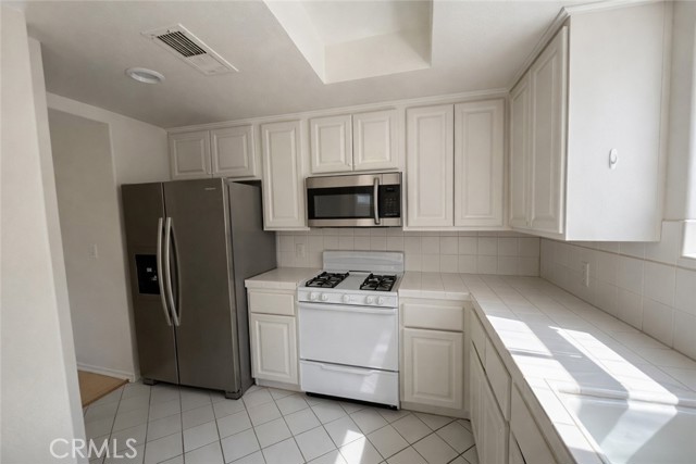 Detail Gallery Image 4 of 18 For 1811 Manning #302,  Los Angeles,  CA 90025 - 3 Beds | 4 Baths