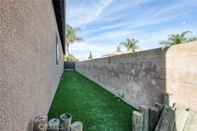 Detail Gallery Image 40 of 44 For 1563 E via Mirasol, Fresno,  CA 93730 - 4 Beds | 3 Baths