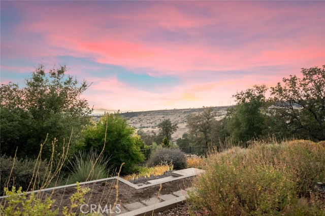 Detail Gallery Image 65 of 71 For 880 Whispering Winds Ln, Chico,  CA 95928 - 3 Beds | 3/1 Baths