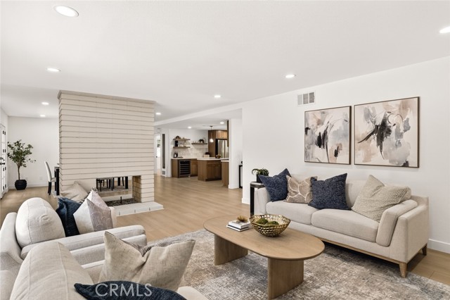 1717 Saint James Place, Placentia CA: https://media.crmls.org/medias/e28a0b6b-a702-4159-8122-2c4c4f440ee7.jpg