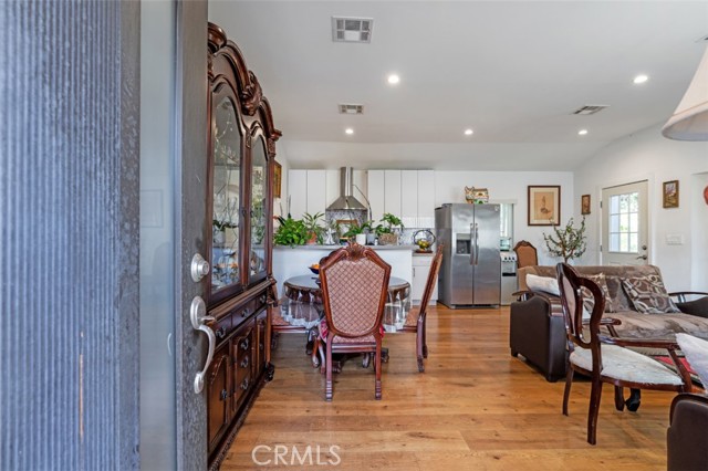 Detail Gallery Image 40 of 54 For 6015 Laurelgrove, North Hollywood,  CA 91606 - 5 Beds | 5 Baths