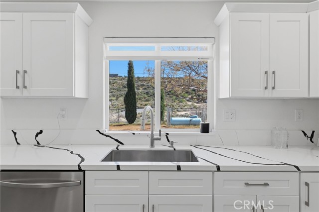Detail Gallery Image 11 of 23 For 7680 Rockaway Ave, Yucca Valley,  CA 92284 - 3 Beds | 2 Baths