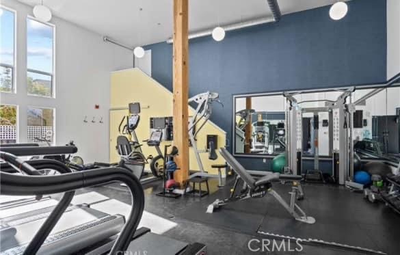 4215 Glencoe Avenue, Marina del Rey CA: https://media.crmls.org/medias/e28a3e68-122f-498e-8280-a02b66f837f2.jpg