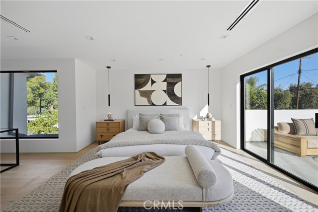 22518 Burbank photo 35