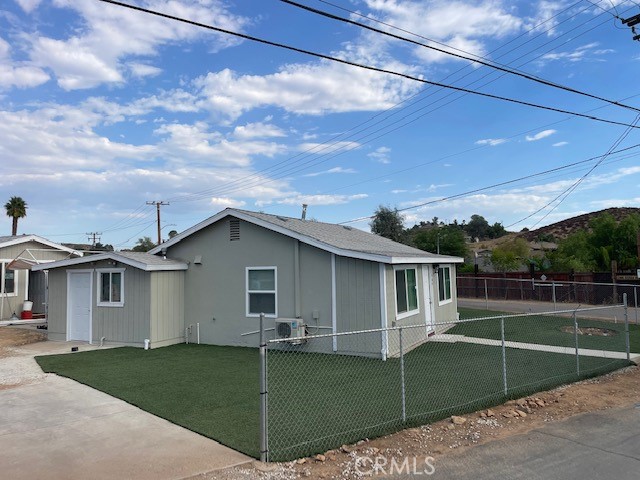 Detail Gallery Image 4 of 16 For 23860 Sierra Dr, Menifee,  CA 92587 - 3 Beds | 2 Baths