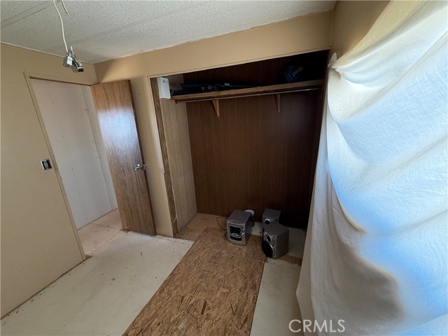 60588 Herdmans Road, Landers CA: https://media.crmls.org/medias/e28bb8c9-3ae7-4a9b-807e-96b1af29ba05.jpg