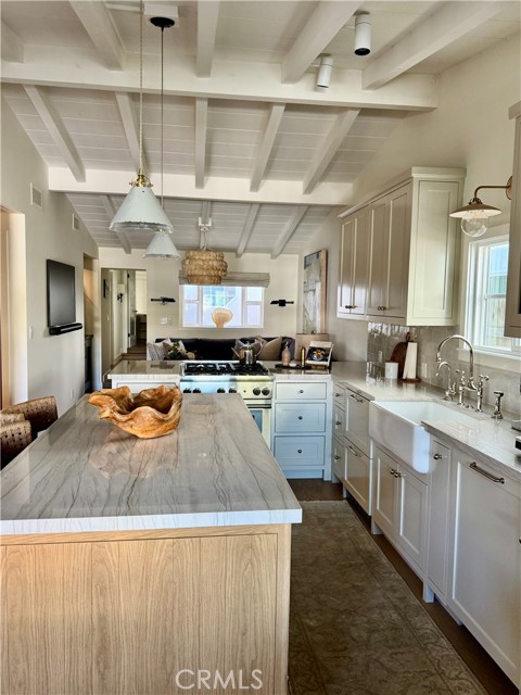 Detail Gallery Image 5 of 21 For 718 Fernleaf, Corona Del Mar,  CA 92625 - 3 Beds | 3 Baths