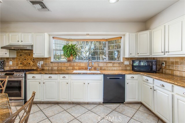 Detail Gallery Image 16 of 70 For 1461 W Fern Ave, Redlands,  CA 92373 - 3 Beds | 2/1 Baths