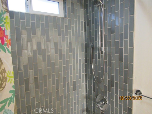 656 Rosecrans Avenue, Manhattan Beach, California 90266, 3 Bedrooms Bedrooms, ,1 BathroomBathrooms,Residential,Sold,Rosecrans,SB22143414