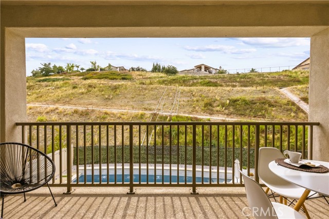 29467 Camino Saguaro, Valencia CA: https://media.crmls.org/medias/e28cb232-72e1-477f-9542-ba33b807c6cf.jpg