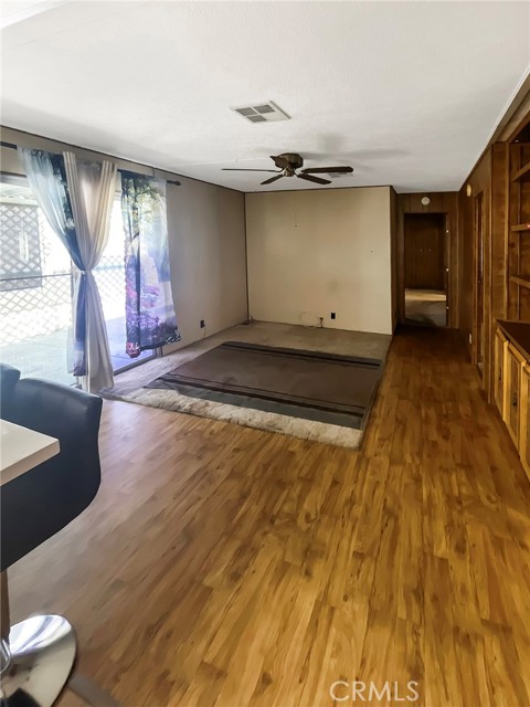 3500 Buchanan Street, Riverside CA: https://media.crmls.org/medias/e28cdf37-a6ce-4093-be70-6bc4380cf8bb.jpg